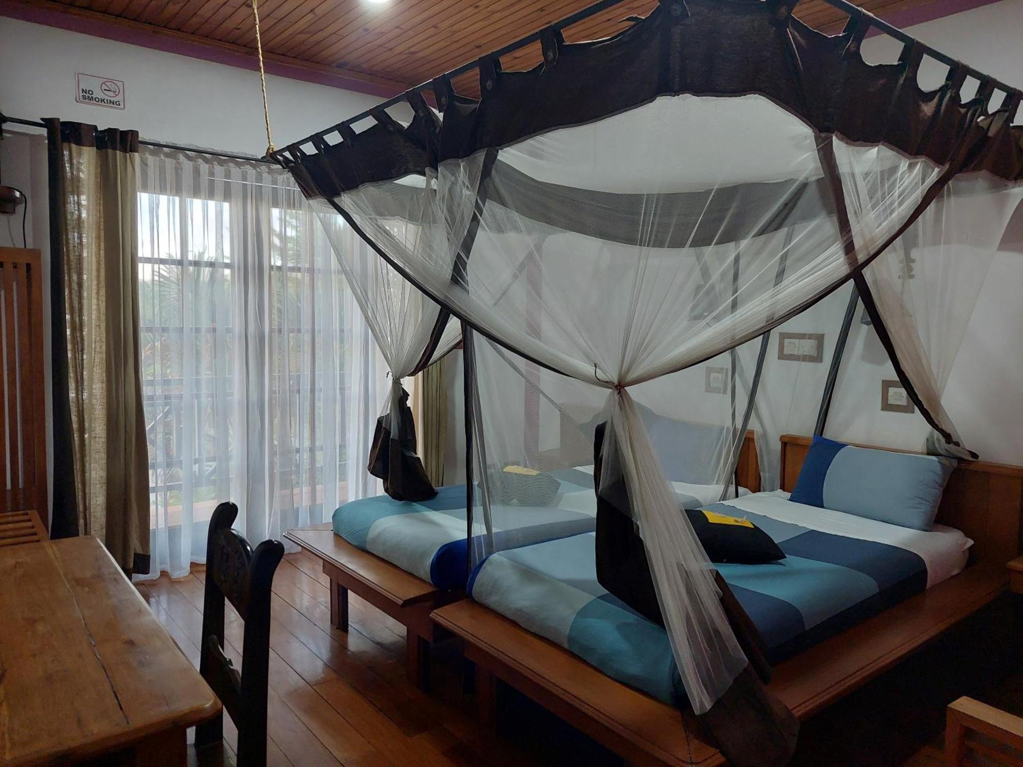 Island Continent Hotel Ivato  エクステリア 写真