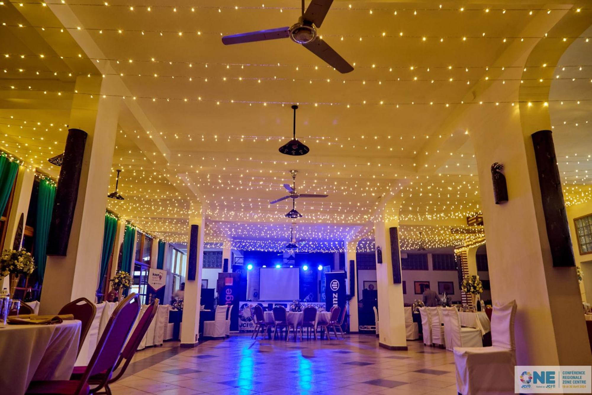 Island Continent Hotel Ivato  エクステリア 写真